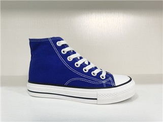 Kõrge ülaosaga lõuendist kingad