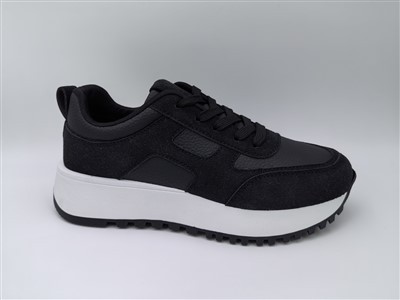 Naiste uus musta spordi tossu